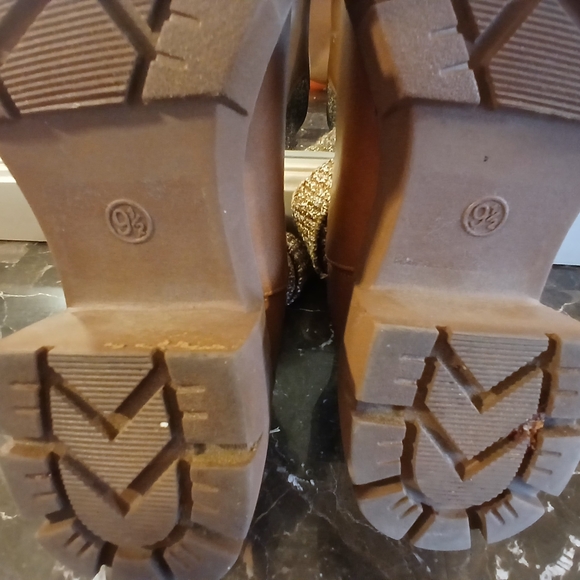 Universal Thread Brown Knit Winter Boots - Picture 12 of 12